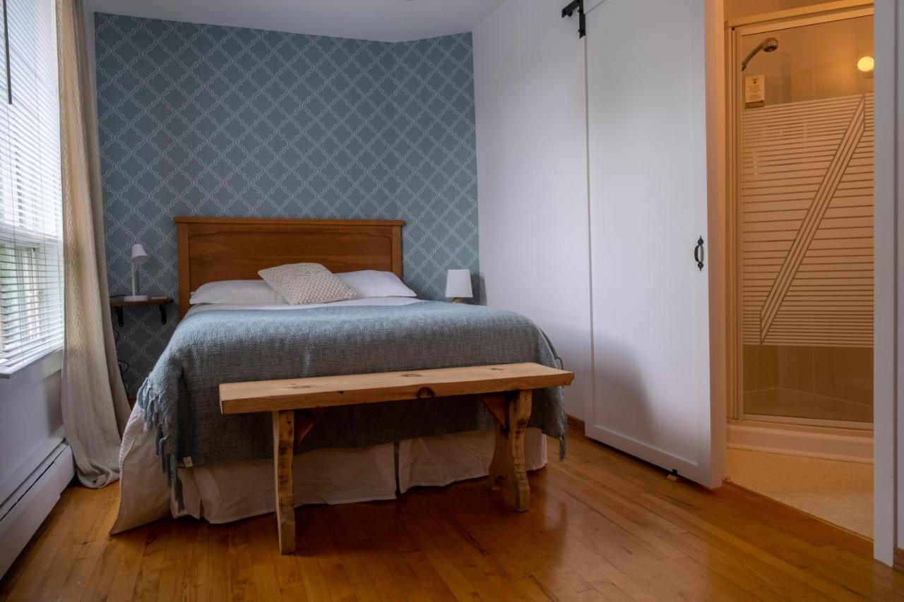 Bed and Breakfast Au Coq Du Bonheur Magog Esterno foto