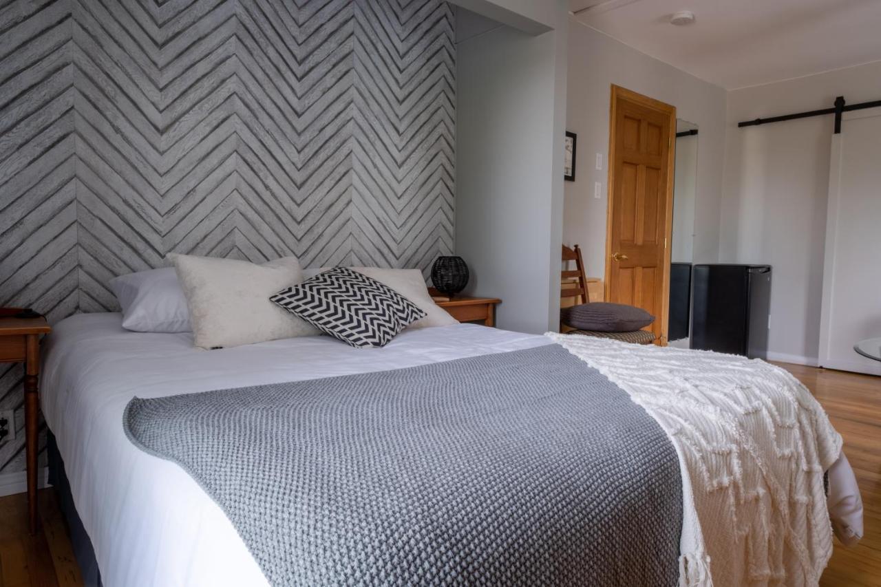 Bed and Breakfast Au Coq Du Bonheur Magog Esterno foto