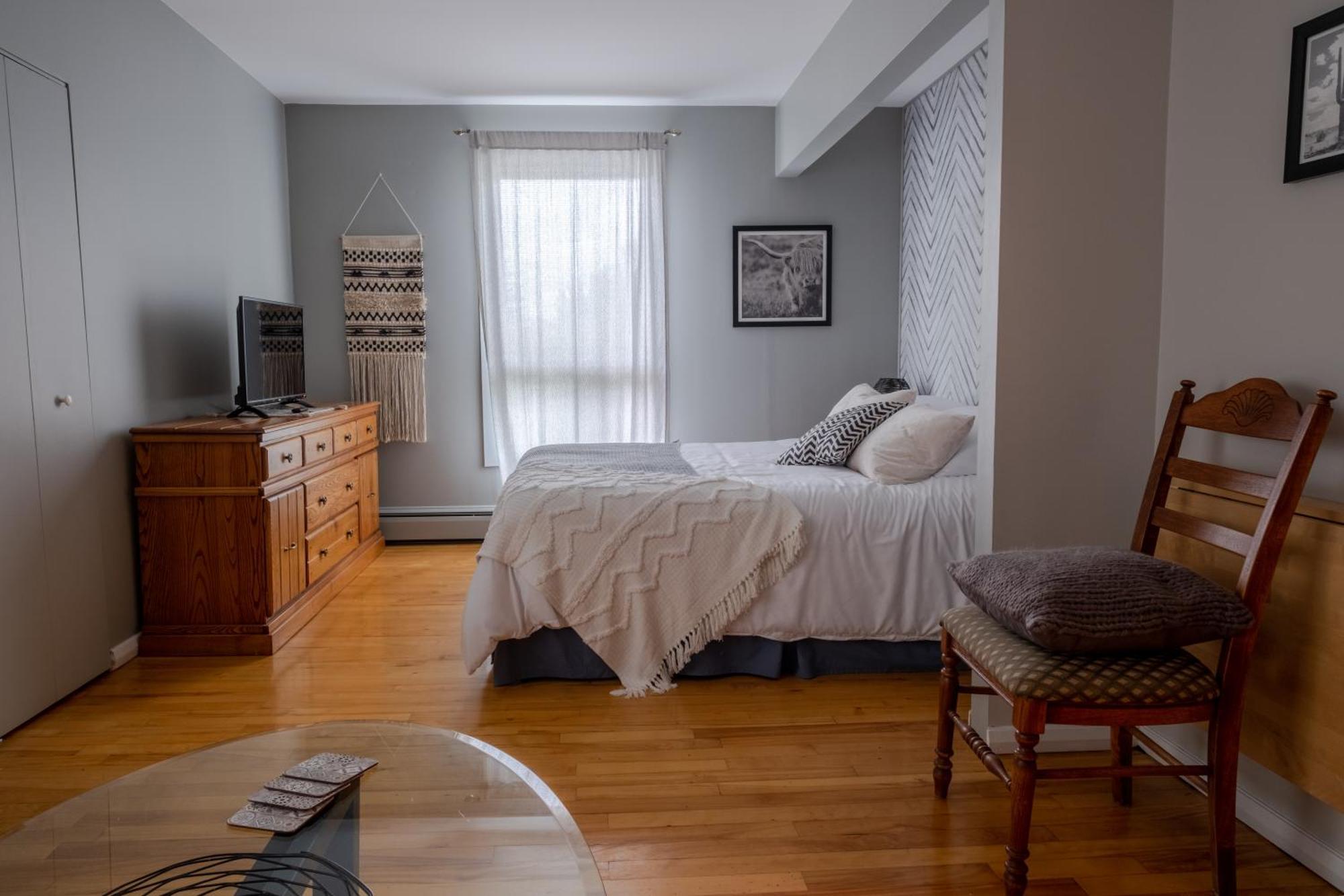 Bed and Breakfast Au Coq Du Bonheur Magog Esterno foto