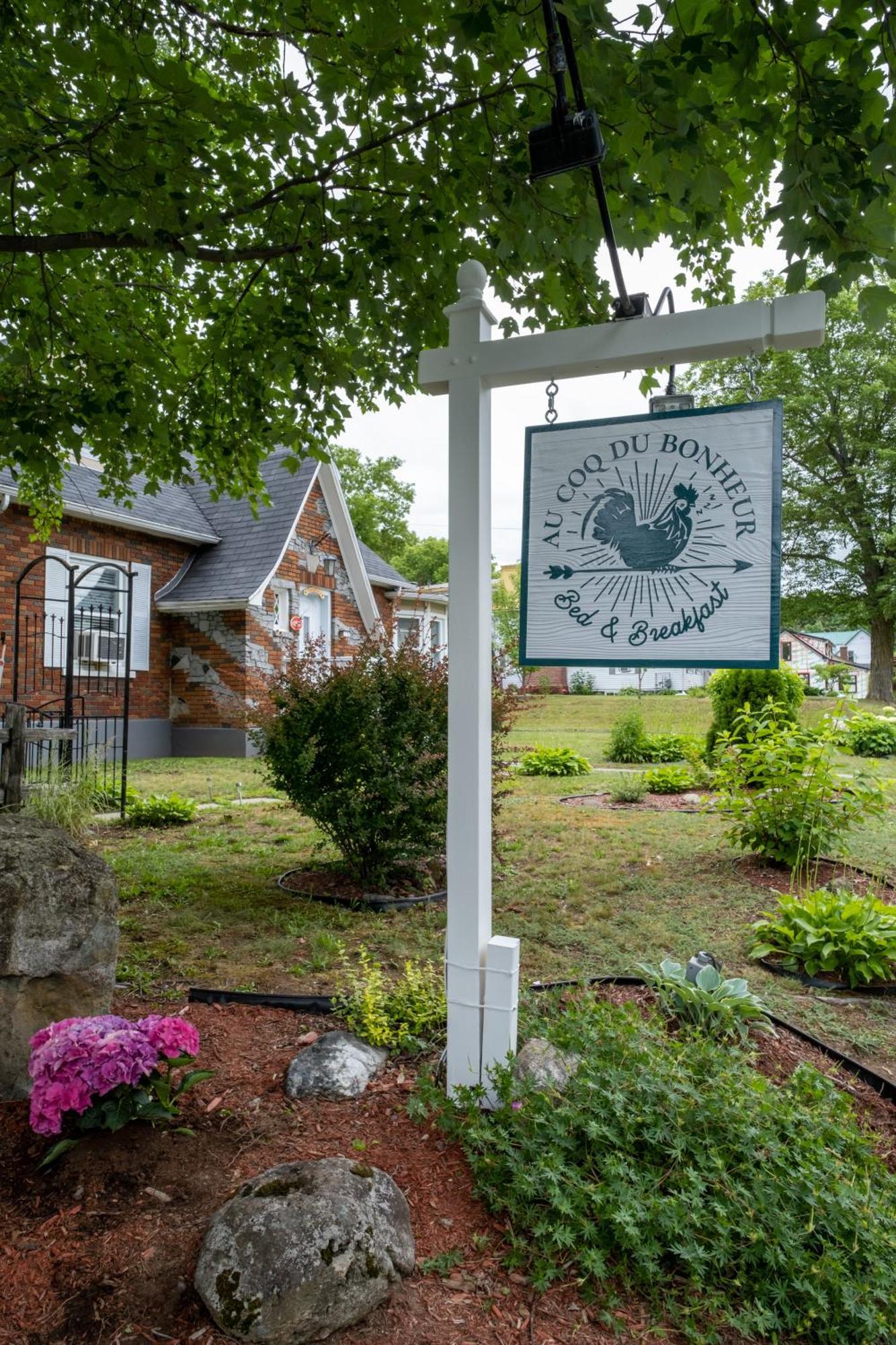 Bed and Breakfast Au Coq Du Bonheur Magog Esterno foto